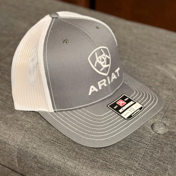 Ariat Gray Front White Mesh Baseball Cap - Picture 2 of 3
